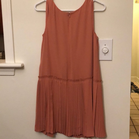 Banana Republic pleated peach dress. - Picture 5 of 5